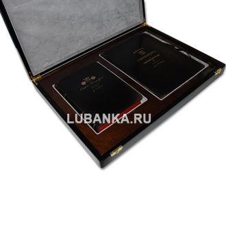 Книга Старый Петербург и складная карта схема План Санкт Петербурга в подарочном коробе